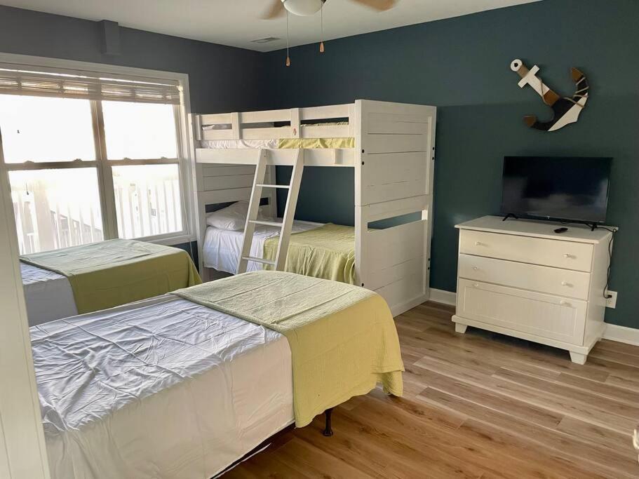 3 Bedroom Condo, Ocean Views & Short Walk To Beach! Остров Оук Экстерьер фото